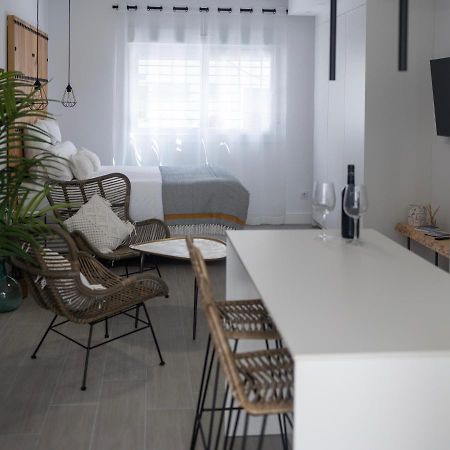 Lovely Suites Tarifa, Estudio A Estrenar En El Centro Y Muy Cerca De La Playa ภายนอก รูปภาพ